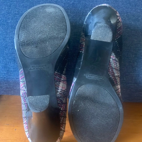 Rampage Black and Pink Plaid Heels with Elegant Design - Picture 5 of 5